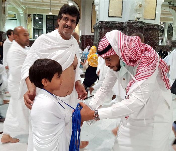 بطاقة لأطفال المعتمرين بالحرم