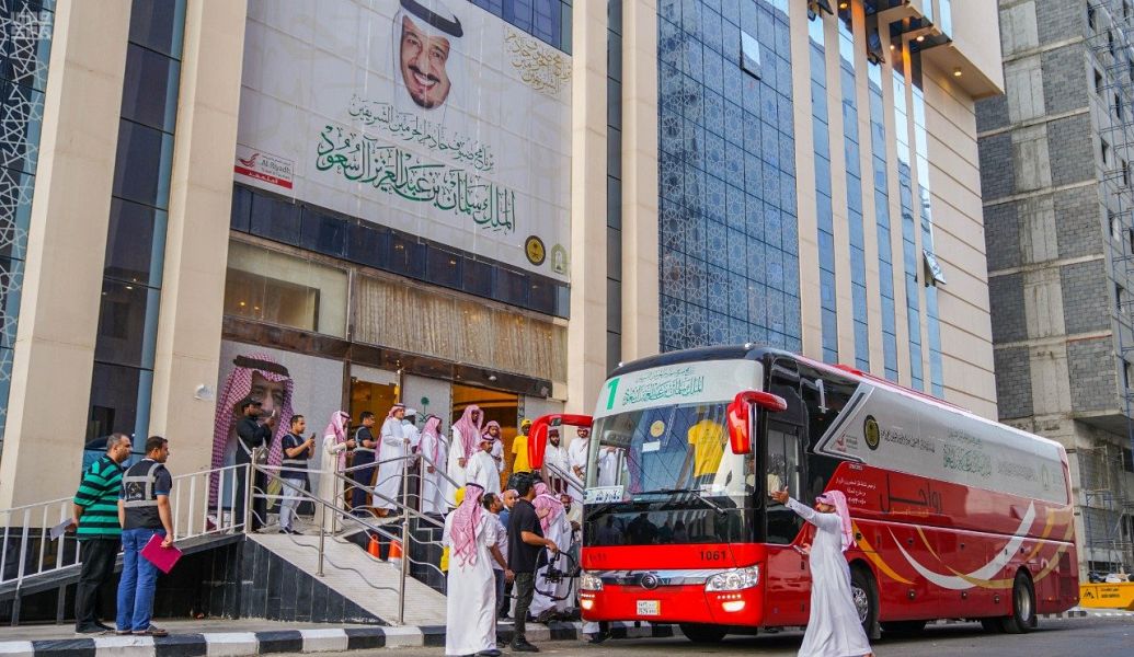 ضيوف الرحمن يغادرون المدينة المنورة لأداء فريضة الحج 