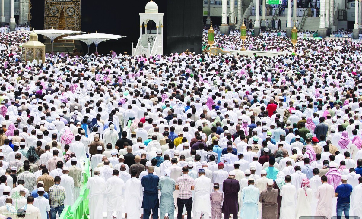 خطيب المسجد الحرام  :  إن من معالم العظة أن تعلموا أن الأعمال بالخواتيم