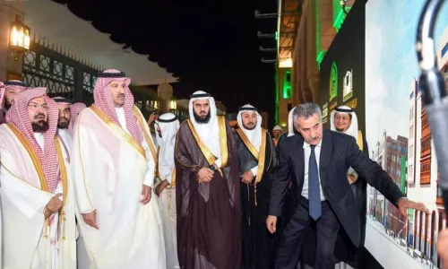أمير المدينة المنورة يُدشن الأعمال الإنشائية لمشروع متحف السلام غرب المسجد النبوي